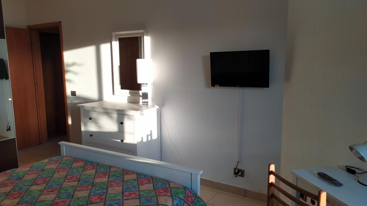Nero Basalto Azzurro Mare Bed and Breakfast Aci Castello Exteriör bild